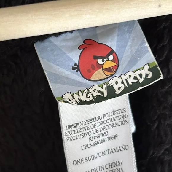Angry bird bomb bird black hooded throw blanket - Picture 3 of 6